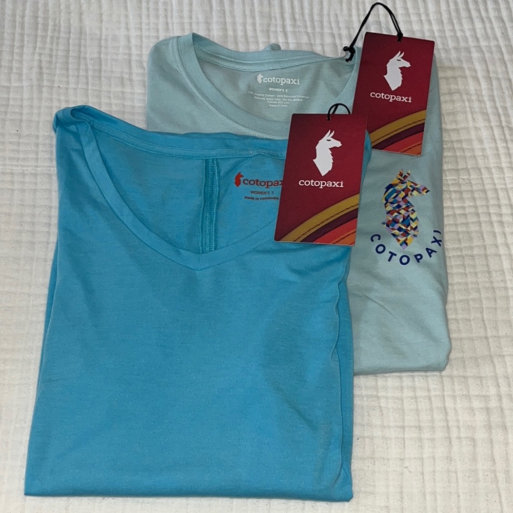 2 Cotopaxi Women’s T-Shirts
